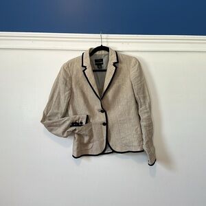 J.Crew size 2 Schoolboy linen blazer with black fabric buttons in good condition